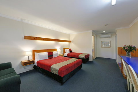 Smart Motels Bert Hinkler - Accommodation Burleigh 11