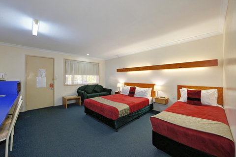 Smart Motels Bert Hinkler - Accommodation Burleigh 12