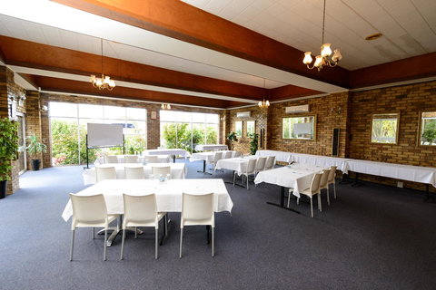 Smart Motels Bert Hinkler - Accommodation Burleigh 36