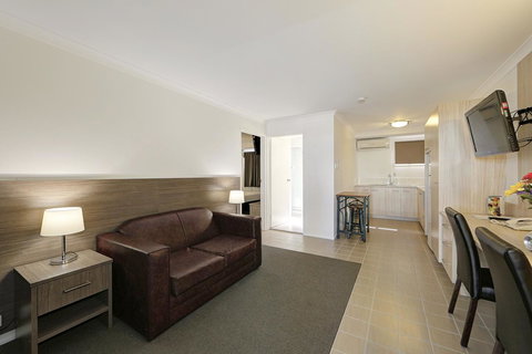 Smart Motels Bert Hinkler - Accommodation Burleigh 32