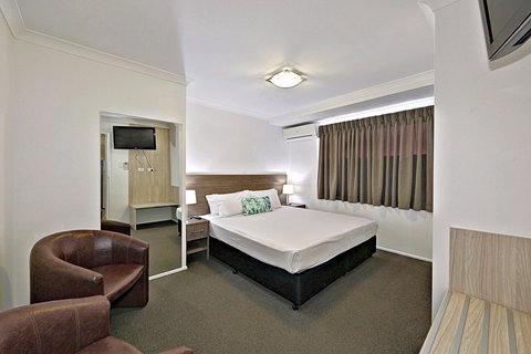 Smart Motels Bert Hinkler - Accommodation Burleigh 26