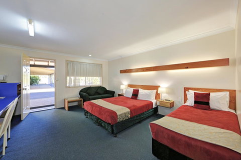 Smart Motels Bert Hinkler - Accommodation Burleigh 13