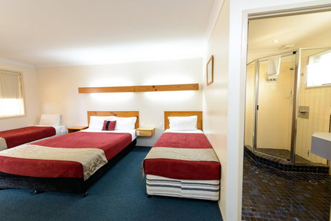 Smart Motels Bert Hinkler - Accommodation Burleigh 3