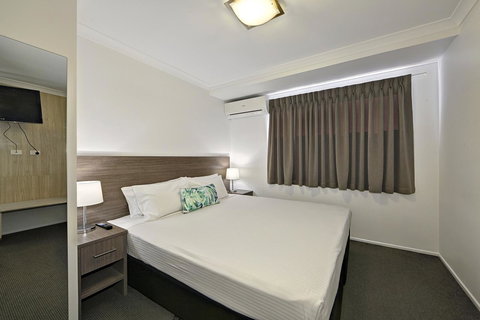 Smart Motels Bert Hinkler - Accommodation Burleigh 25