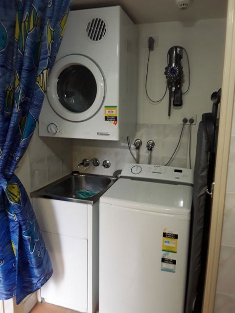 Jackies Holiday Apartment - Accommodation Burleigh 15