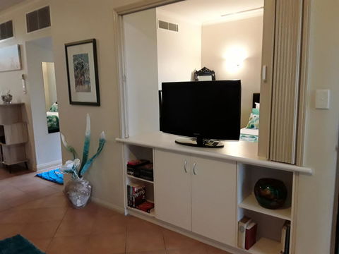 Jackies Holiday Apartment - Accommodation Burleigh 20
