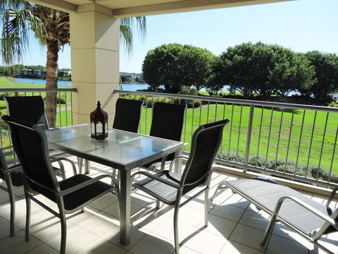 Waterfront Resort Villa With Buggy - Accommodation Burleigh 1