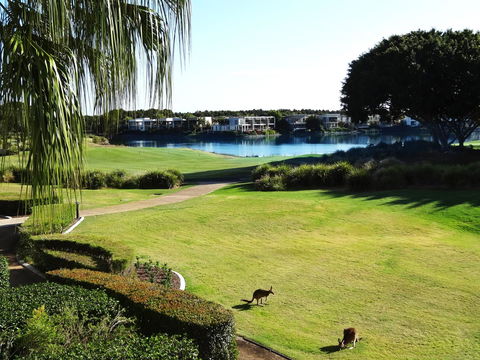 Waterfront Resort Villa With Buggy - Accommodation Burleigh 3