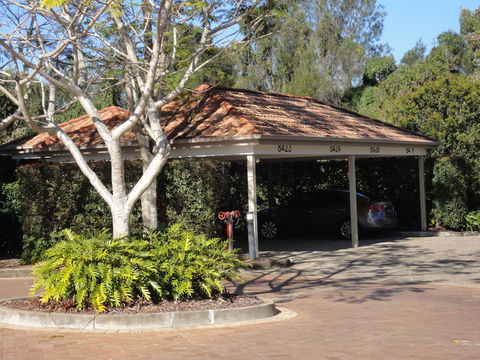 Waterfront Resort Villa With Buggy - Accommodation Burleigh 29