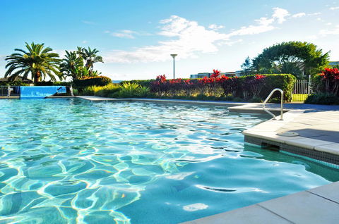 Waterfront Resort Villa With Buggy - Accommodation Burleigh 23