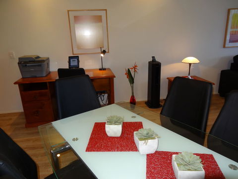 Waterfront Resort Villa With Buggy - Accommodation Burleigh 8