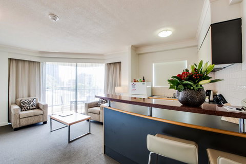 Central Cosmo Apartment Hotel - Accommodation Burleigh 28