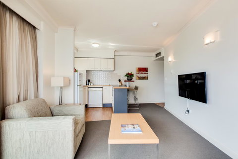 Central Cosmo Apartment Hotel - Accommodation Burleigh 30