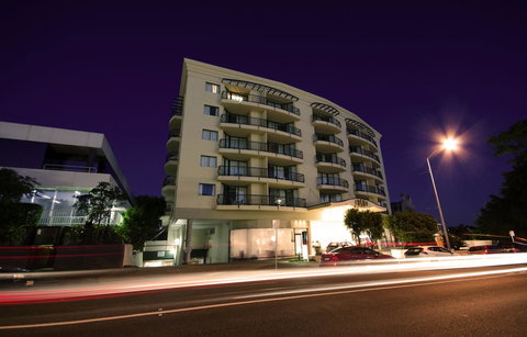 Central Cosmo Apartment Hotel - Accommodation Burleigh 21