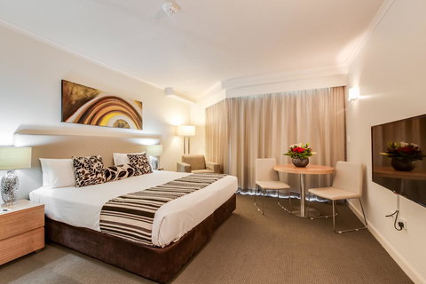 Central Cosmo Apartment Hotel - Accommodation Burleigh 19