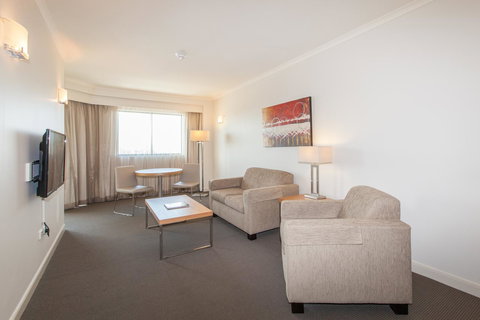 Central Cosmo Apartment Hotel - Accommodation Burleigh 16