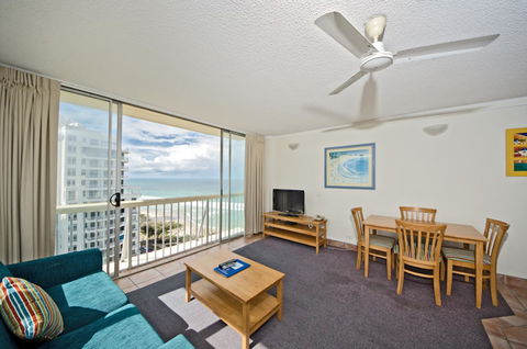 Chateau Beachside Resort - Accommodation Burleigh 12