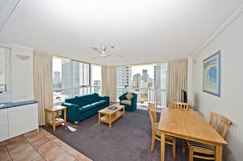 Chateau Beachside Resort - Accommodation Burleigh 27