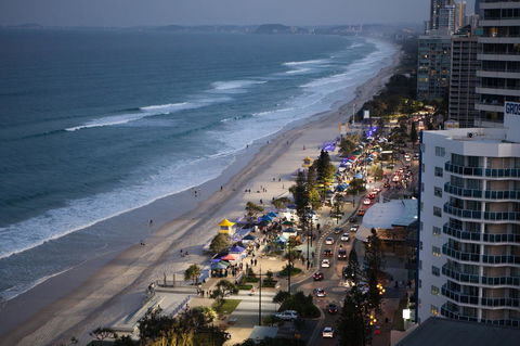 Chateau Beachside Resort - Accommodation Burleigh 3