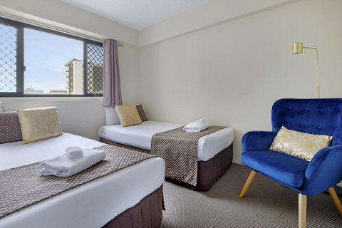 The Metropolitan Spring Hill - Accommodation Burleigh 23