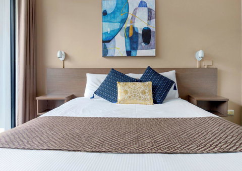 The Metropolitan Spring Hill - Accommodation Burleigh 19