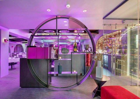 The Metropolitan Spring Hill - Accommodation Burleigh 34