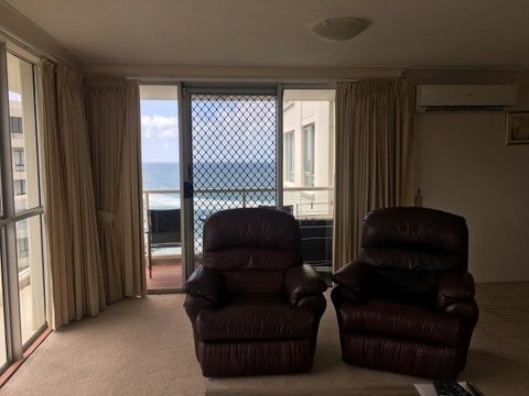 Burleigh Beach Tower - Accommodation Burleigh 2