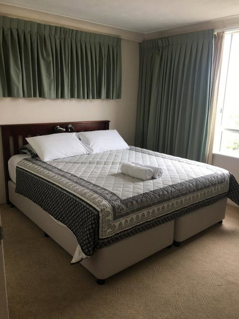 Burleigh Beach Tower - Accommodation Burleigh 0