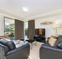 On the Bay Apartments - Accommodation Burleigh