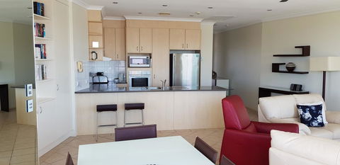 Alexandra On The Pacific - Accommodation Burleigh 9