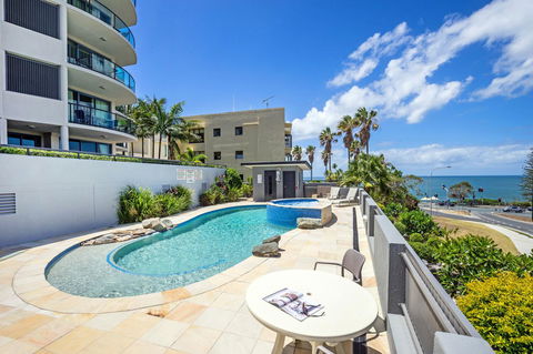Alexandra On The Pacific - Accommodation Burleigh 13