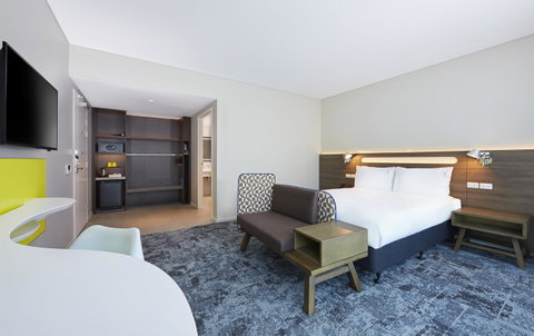Holiday Inn Express Brisbane Central, An IHG Hotel - Accommodation Burleigh 41