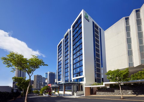 Holiday Inn Express Brisbane Central, An IHG Hotel - Accommodation Burleigh 5