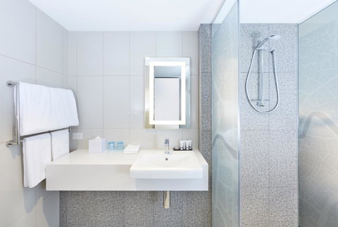 Holiday Inn Express Brisbane Central, An IHG Hotel - Accommodation Burleigh 9