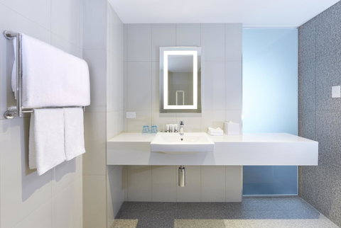 Holiday Inn Express Brisbane Central, An IHG Hotel - Accommodation Burleigh 42