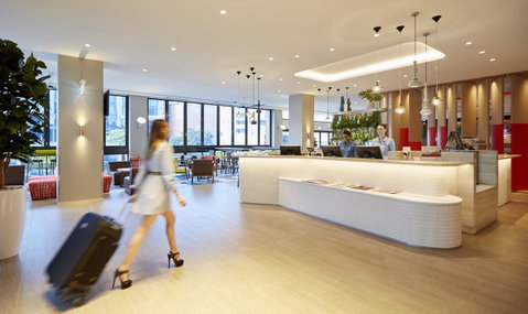 Holiday Inn Express Brisbane Central, An IHG Hotel - Accommodation Burleigh 0