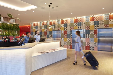 Holiday Inn Express Brisbane Central, An IHG Hotel - Accommodation Burleigh 12