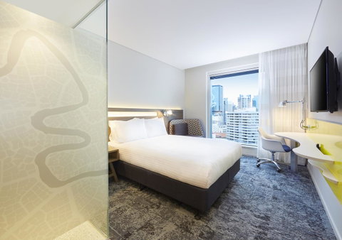 Holiday Inn Express Brisbane Central, An IHG Hotel - Accommodation Burleigh 3