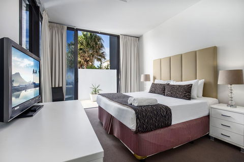 Ultra Broadbeach - Accommodation Burleigh 22