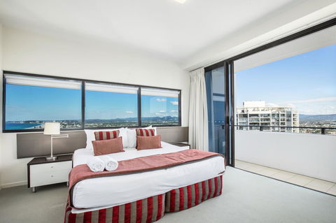 Ultra Broadbeach - Accommodation Burleigh 16