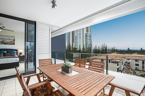 Ultra Broadbeach - Accommodation Burleigh 6
