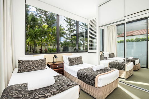 Ultra Broadbeach - Accommodation Burleigh 21