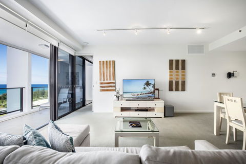 Ultra Broadbeach - Accommodation Burleigh 36