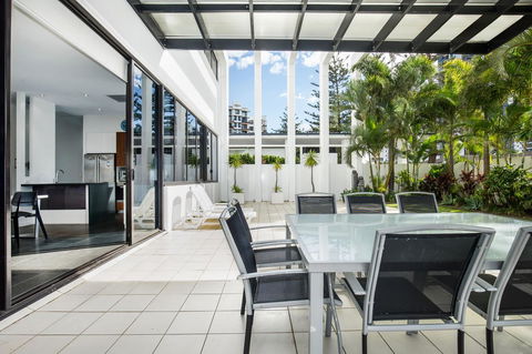 Ultra Broadbeach - Accommodation Burleigh 26