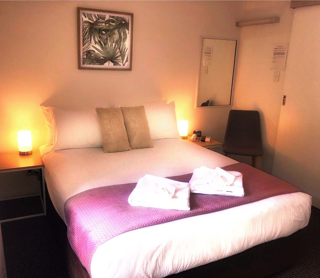 Wooloowin QLD Accommodation Burleigh