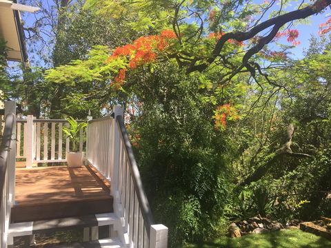 Halcyon On Bardon - Accommodation Burleigh 7