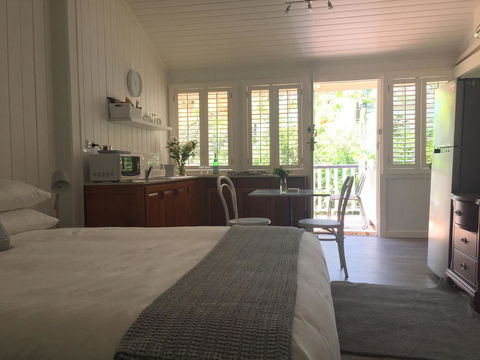 Halcyon On Bardon - Accommodation Burleigh 1