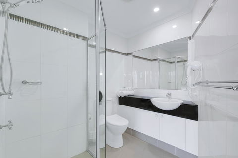 Pacific Views Resort - Accommodation Burleigh 8