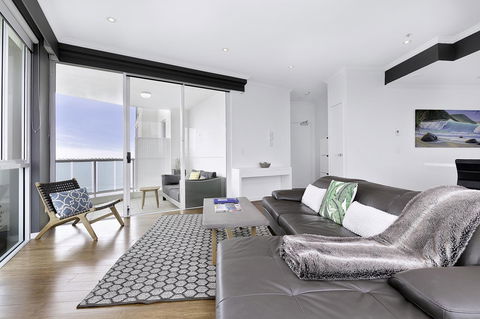 Pacific Views Resort - Accommodation Burleigh 6