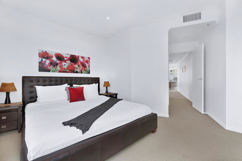 Pacific Views Resort - Accommodation Burleigh 31